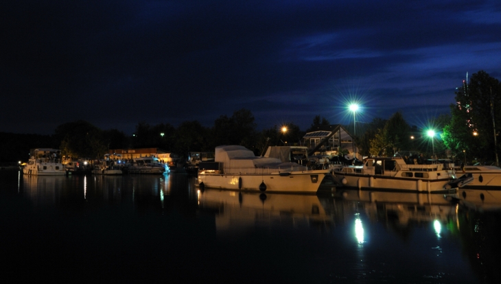 Port de Montbéliard, le soir