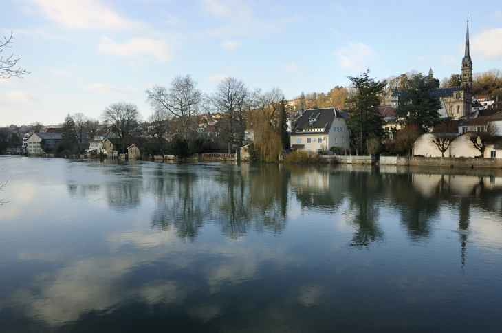 Vue sur l'Allan depuis le pont - Montbéliard