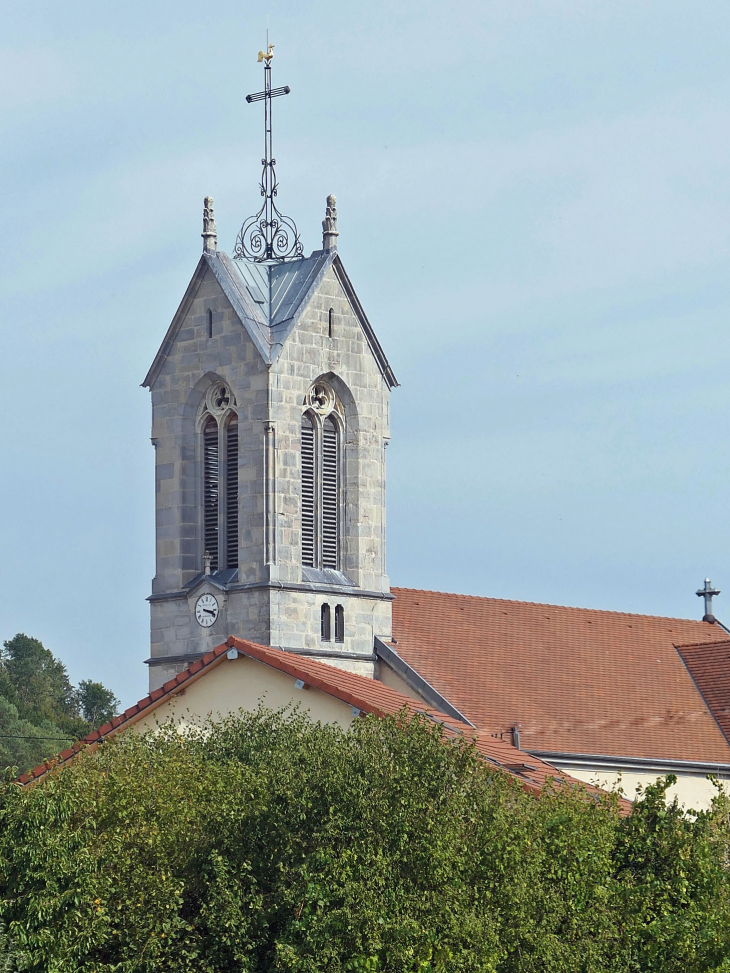 Vue sur le clcoher - Montrond-le-Château