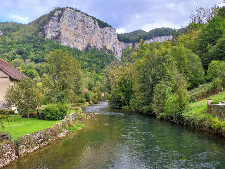 La vallée de la Loue - Mouthier-Haute-Pierre