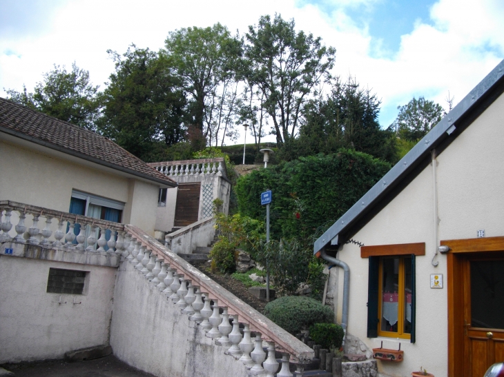 Chemin de la Vierge dans Pompierre-sur-Doubs