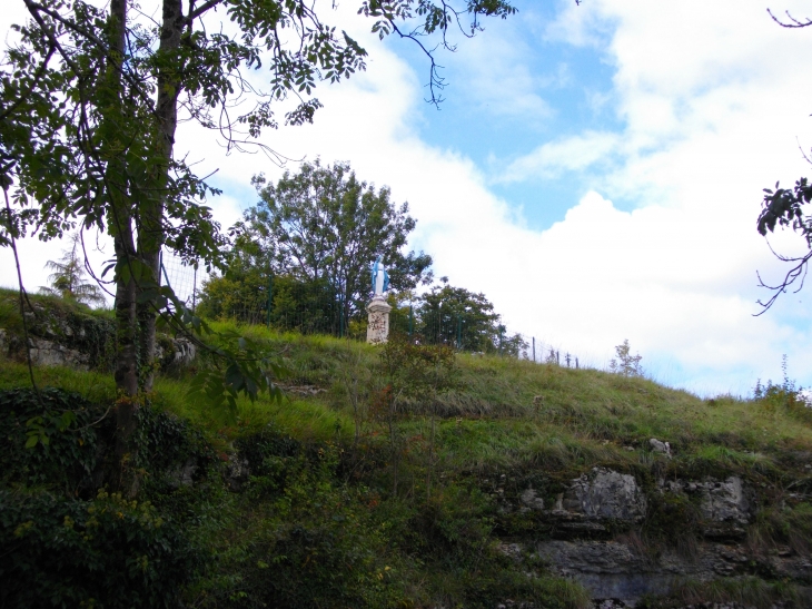 Vierge qui domine Pompierre-sur-Doubs 3