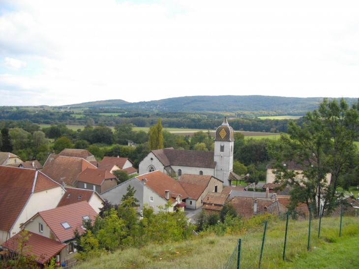 Eglise et village de Pompierre-sur-Doubs