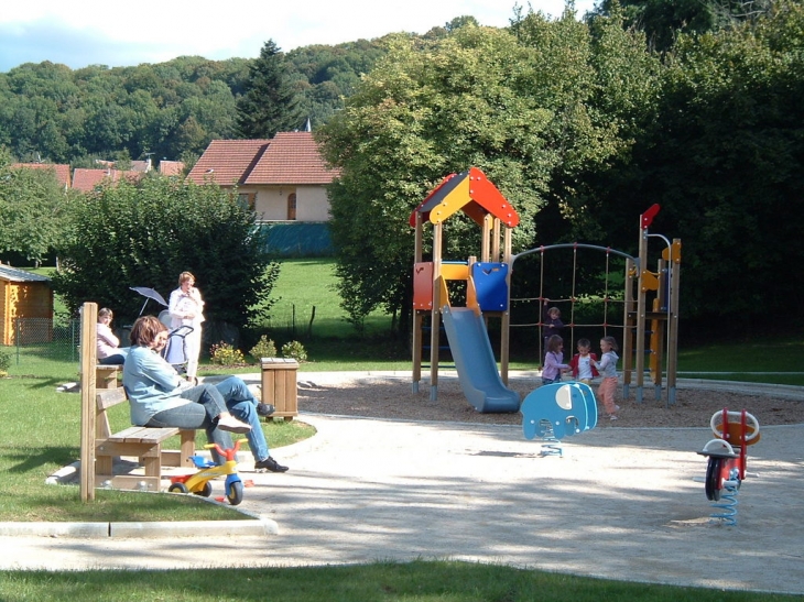 Aire de jeux enfants - Tallenay