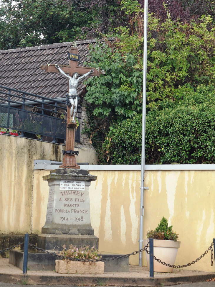 Le calvaire monument aux morts - Thurey-le-Mont