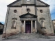 l'entrée de l'église