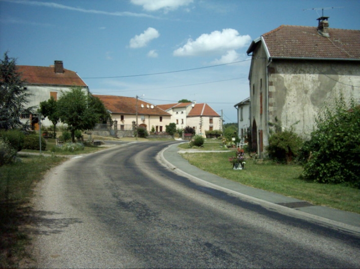 Entrée du village côté Vauvillers 2 - Alaincourt