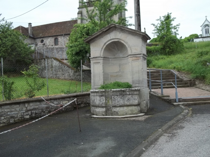 Ancienne fontaine - Bouligney