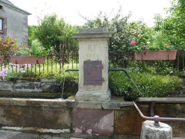 Fontaine lavoir - Clairegoutte