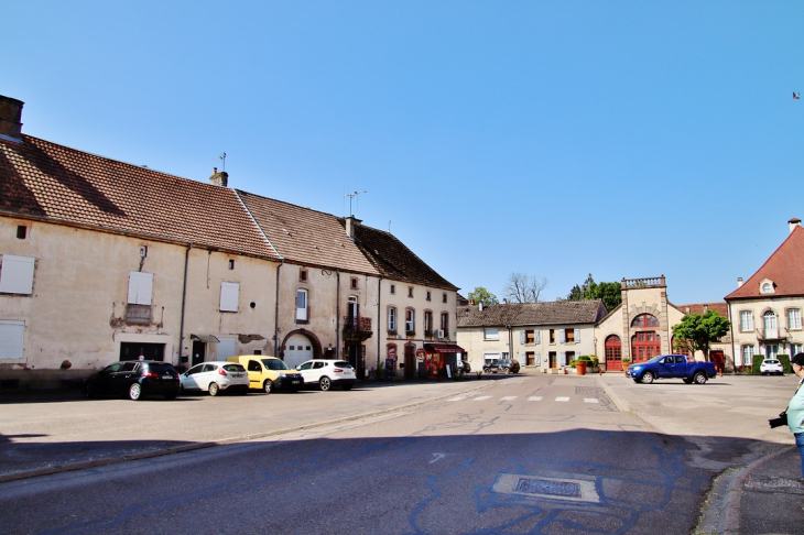 La Commune - Conflans-sur-Lanterne