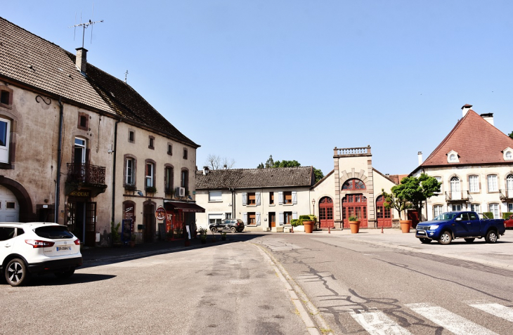 La Commune - Conflans-sur-Lanterne