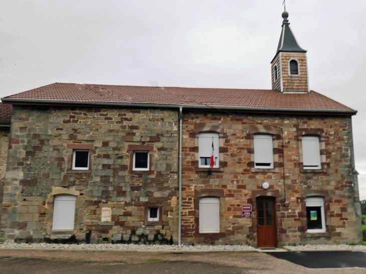 La mairie sans l'ancien prieuré - Fleurey-lès-Saint-Loup