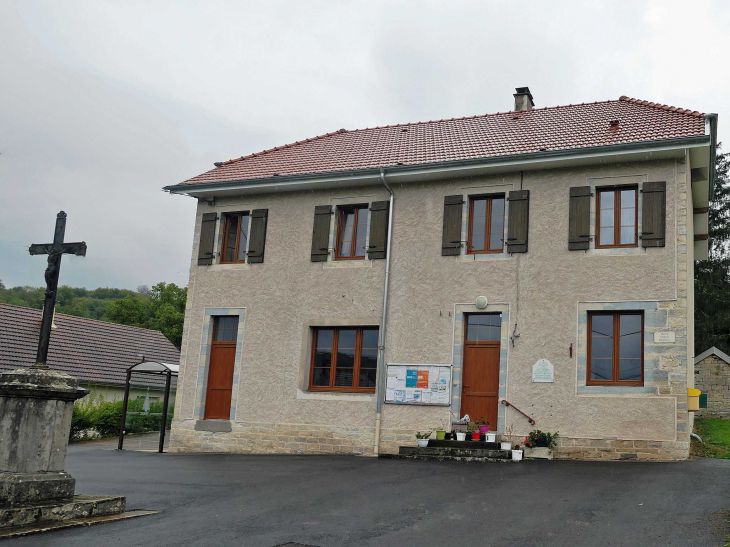 LA MAIRIE - Hyet