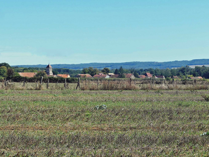 Le village vu d eloin - La Chapelle-Saint-Quillain