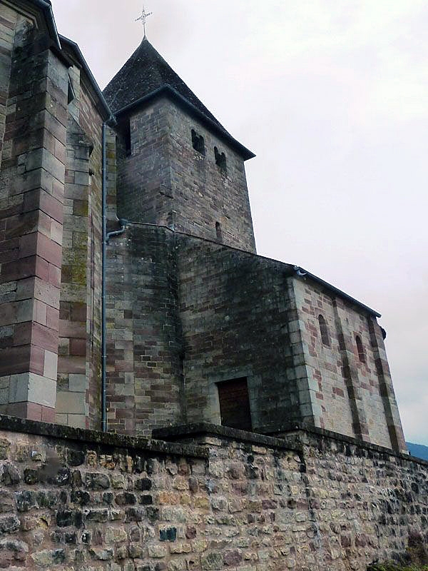 Le clocher roman de l'église - Mélisey