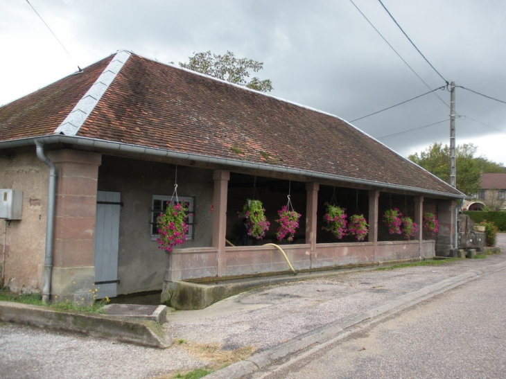 La grande fontaine - Polaincourt-et-Clairefontaine