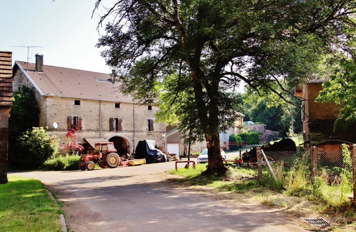 La Commune - Saint-Valbert