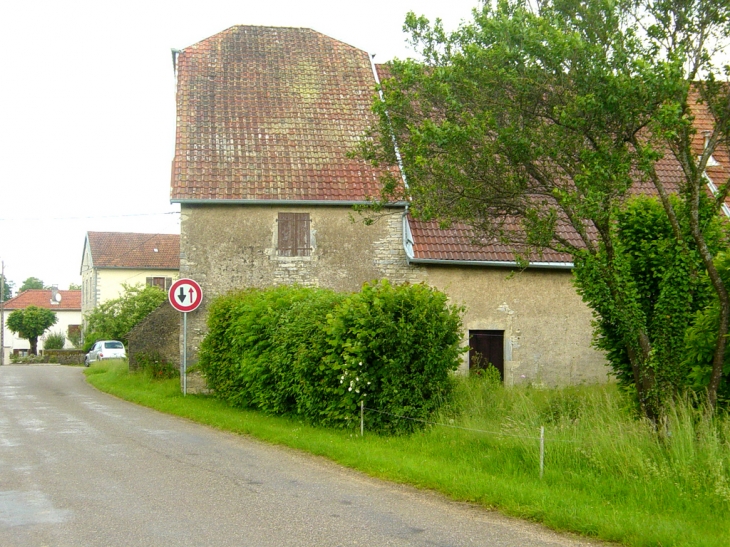 Ancienne ferme - Villers-Bouton