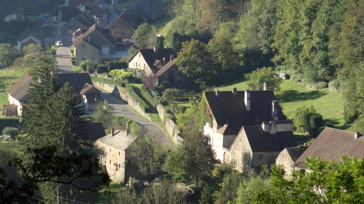 La rue principale - Baume-les-Messieurs