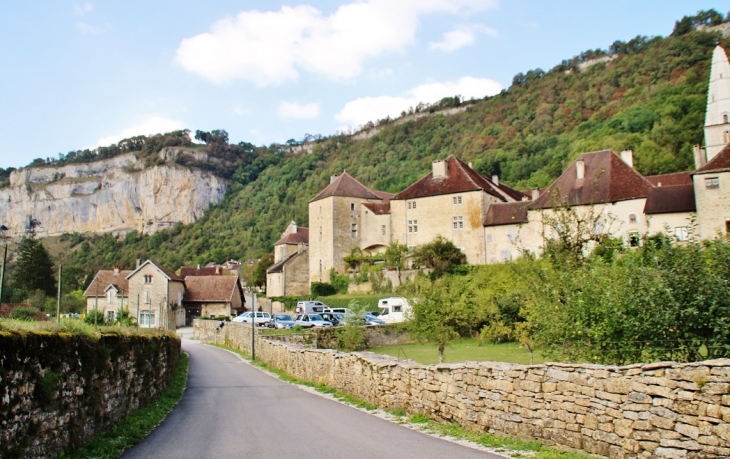 Le Village - Baume-les-Messieurs