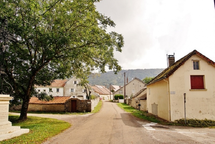 Le Village - Bonnefontaine