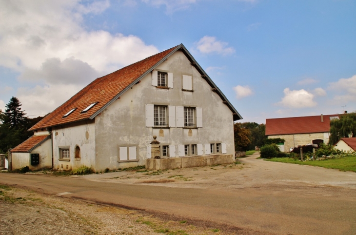 Le Village - Bonnefontaine