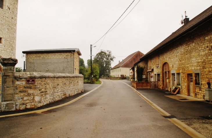 Le Village - Charency