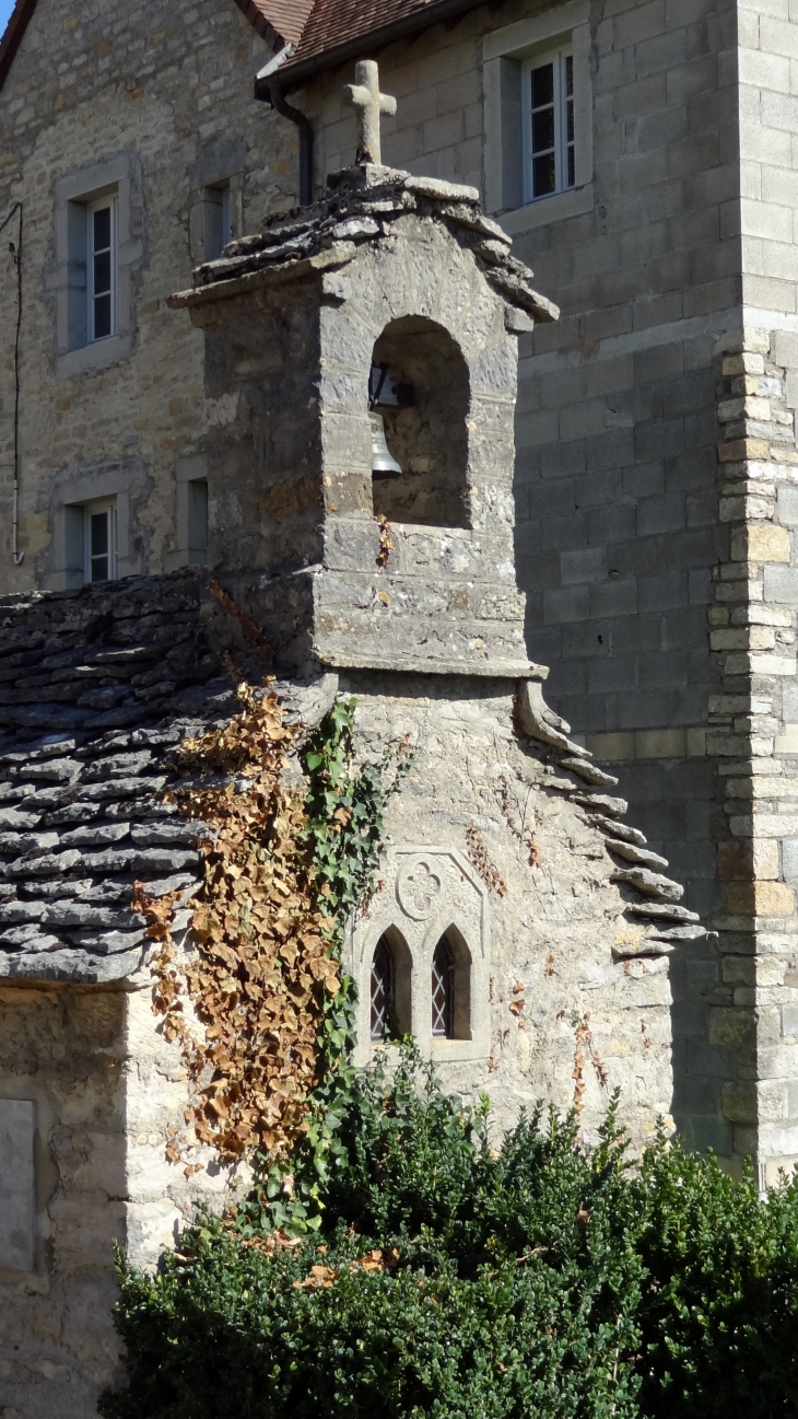 La petite église - Château-Chalon