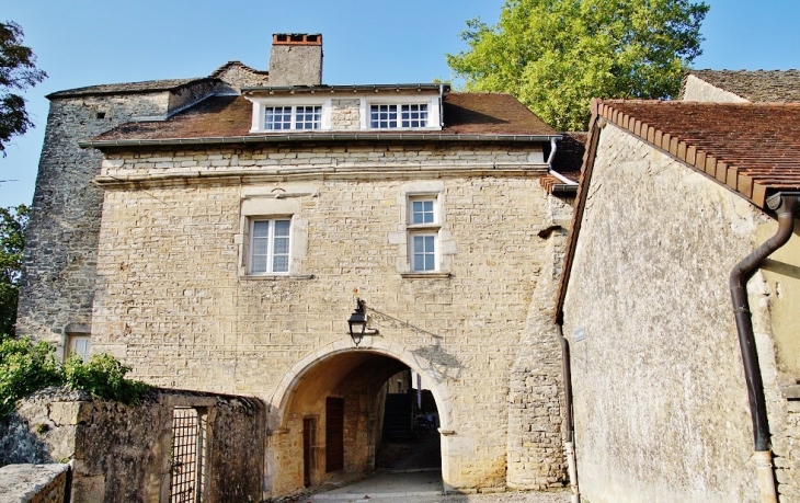 Le Village - Château-Chalon