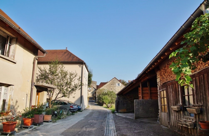 Le Village - Château-Chalon