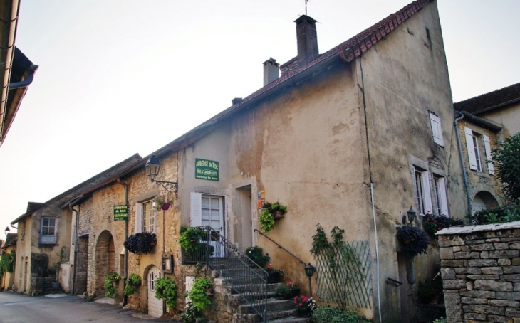 Le Village - Château-Chalon