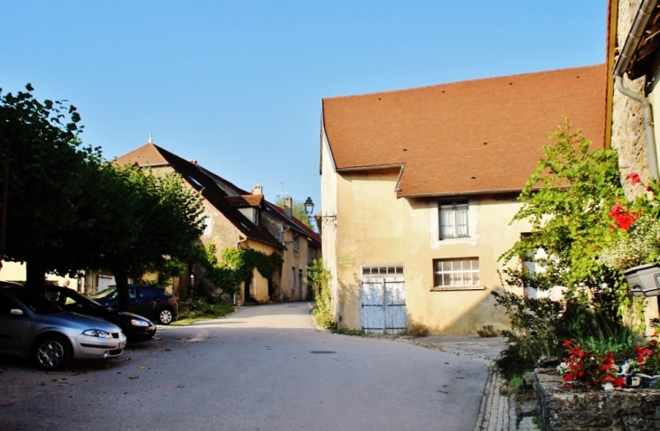 Le Village - Château-Chalon