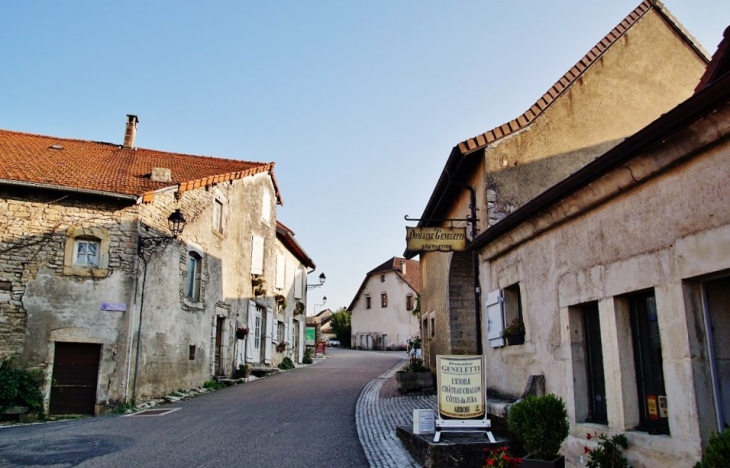 Le Village - Château-Chalon