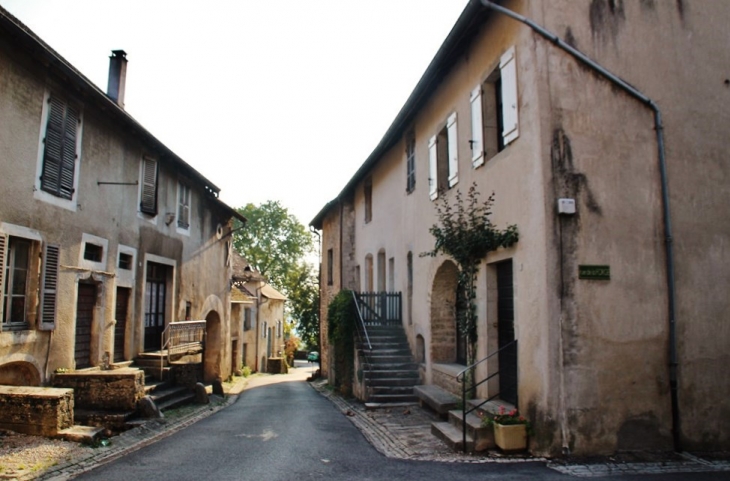 Le Village - Château-Chalon