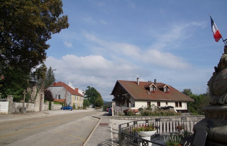 Le Village - Chaux-des-Crotenay