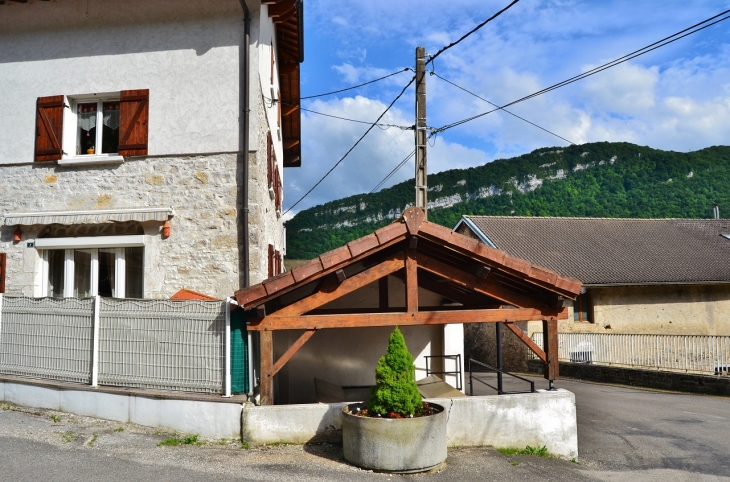 Le Lavoir - Condes