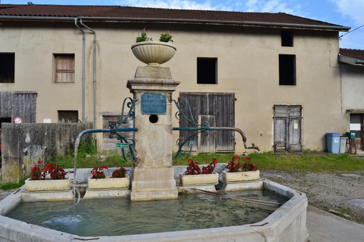 La Fontaine - Cornod