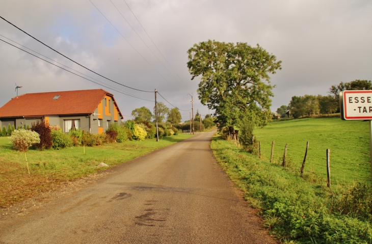 Le Village - Esserval-Tartre