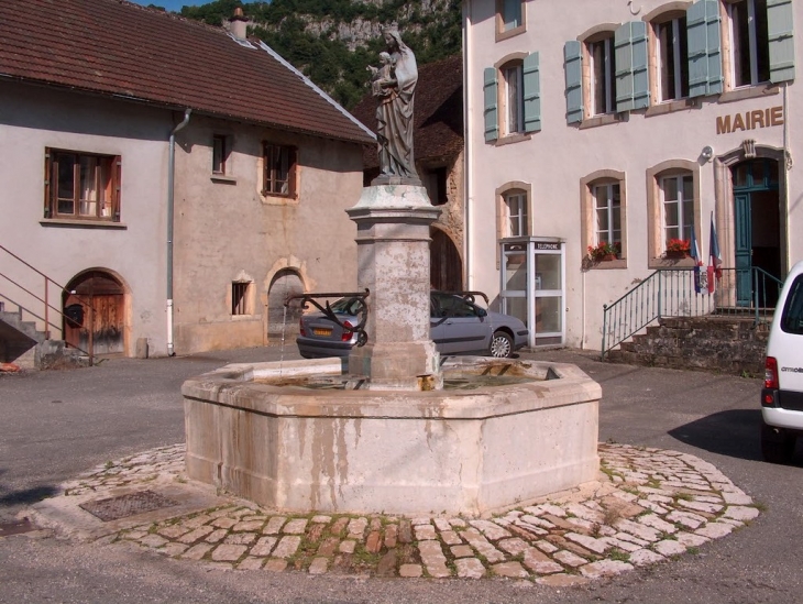 La place de la Mairie - Gizia