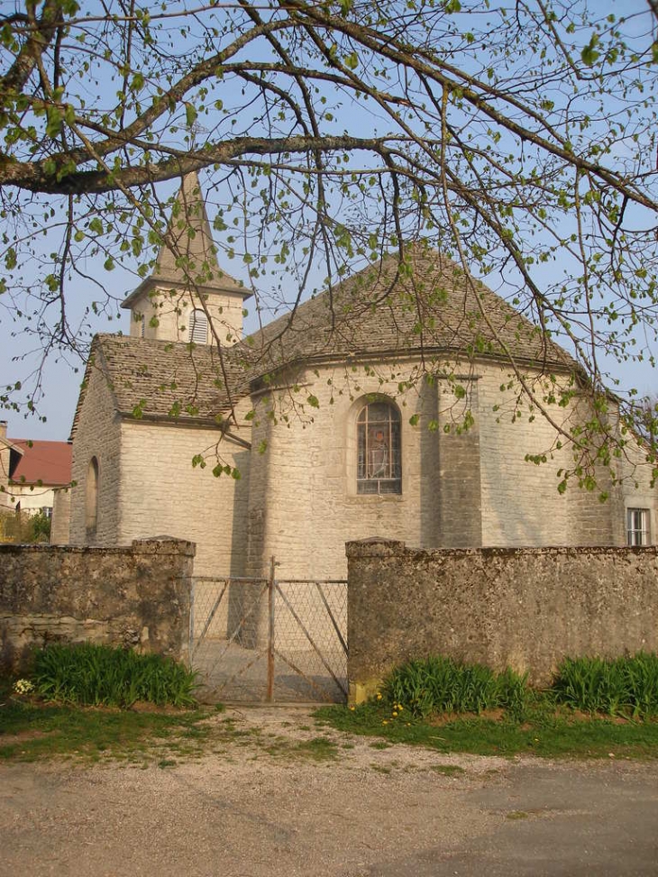 L'église vue de la place des tilleuls - Granges-sur-Baume