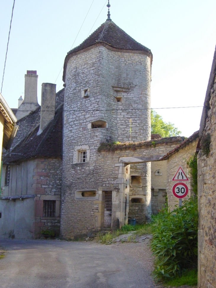 La tour médiéval - Jouhe