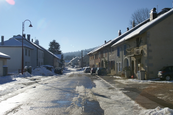 Grande rue - La Chaux-du-Dombief