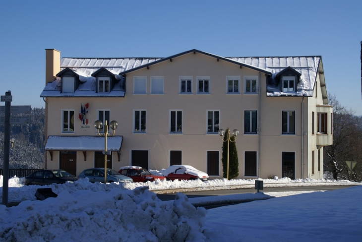 Mairie salle des fêtes - La Chaux-du-Dombief