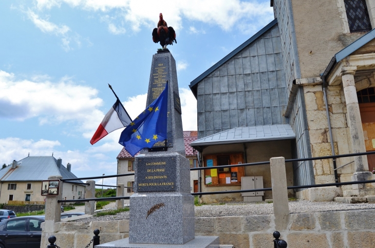 Monument aux Morts - La Pesse