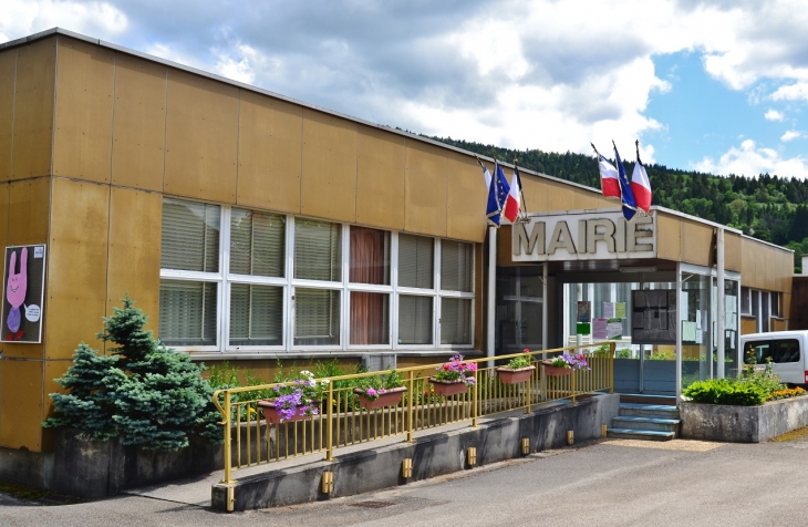 La Mairie - Lavancia-Epercy