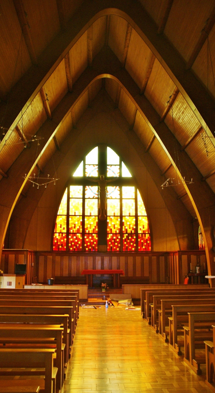 L'église ( Entièrement construite en Bois ) - Lavancia-Epercy