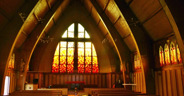 L'église ( Entièrement construite en Bois ) - Lavancia-Epercy