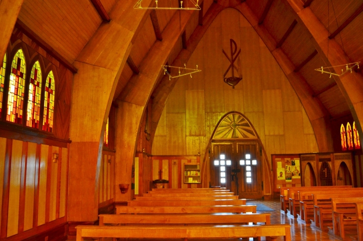 L'église ( Entièrement construite en Bois ) - Lavancia-Epercy