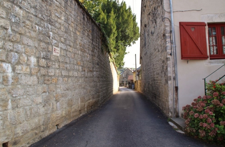 Le Village - Lavigny