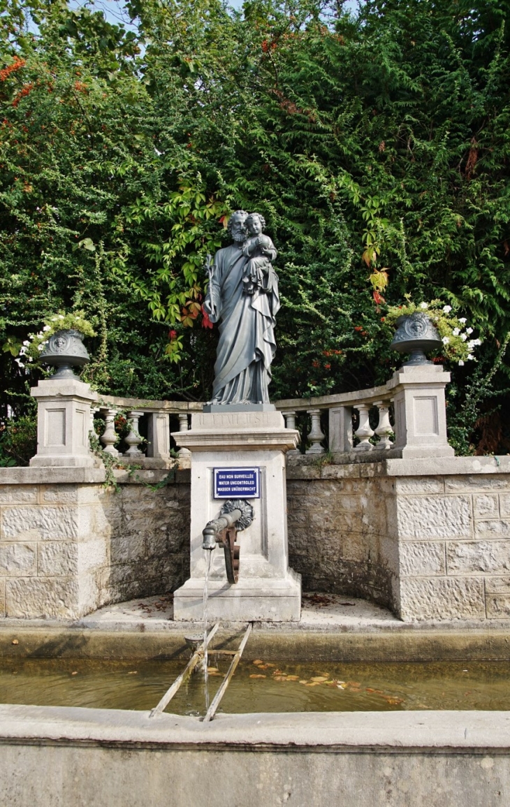 Fontaine - Lavigny